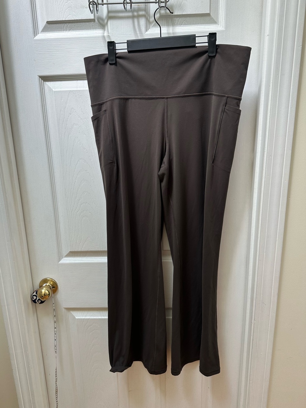 Athleta Salutation stash flare pant Bootcut Pants Dark Brown sweatpants 2x - Picture 3 of 6
